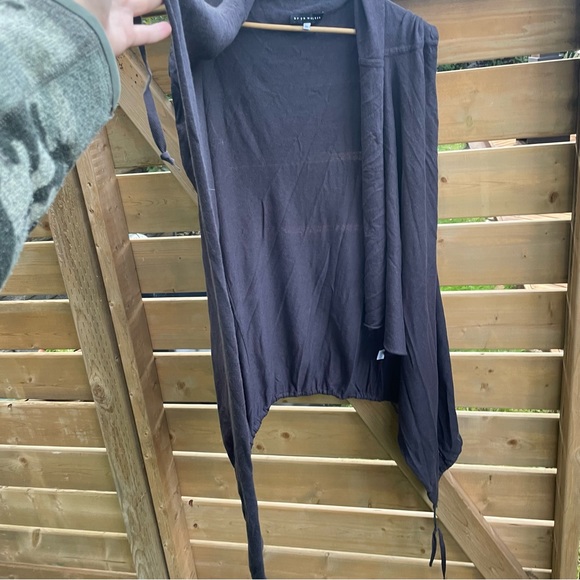 Cashmere Bryn Walker Grey Draped Vest - Picture 4 of 15